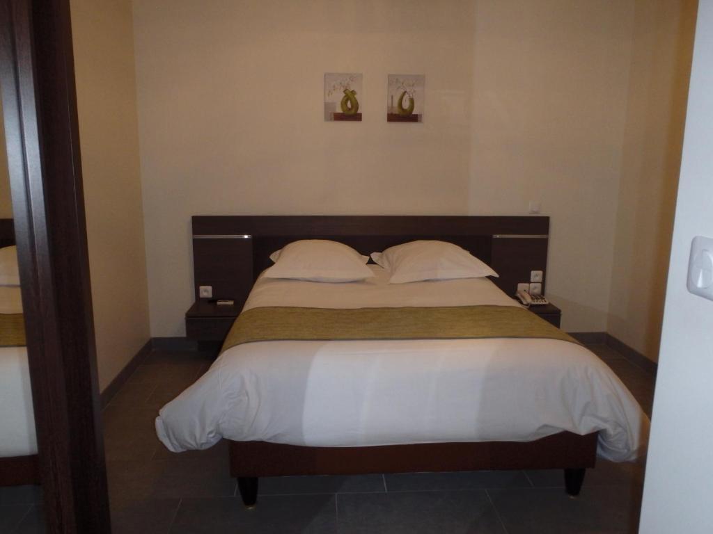 Contact Hotel Les Ailes Challes-les-Eaux Oda fotoğraf